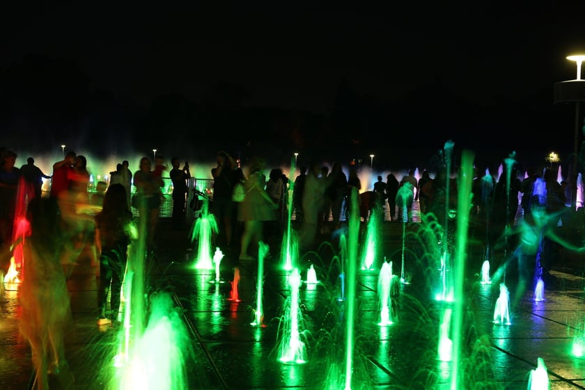 Wyjątkowy pokaz fontanny multimedialnej o powodzi tysiąclecia - Pergola przy Hali Stulecia. 23 lipca 2022 r.