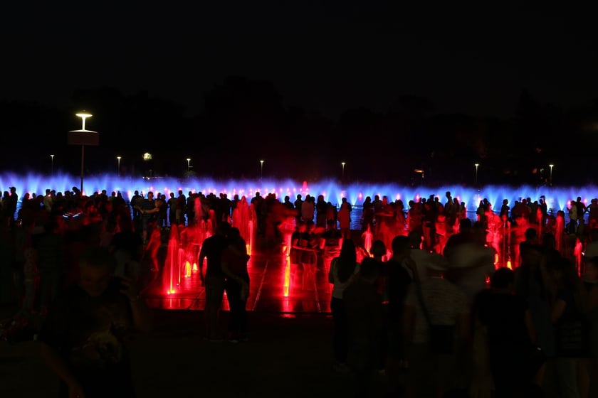 Wyjątkowy pokaz fontanny multimedialnej o powodzi tysiąclecia - Pergola przy Hali Stulecia. 23 lipca 2022 r.