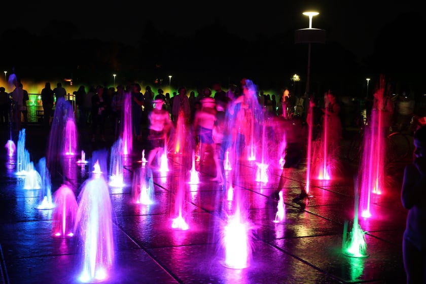 Wyjątkowy pokaz fontanny multimedialnej o powodzi tysiąclecia - Pergola przy Hali Stulecia. 23 lipca 2022 r.