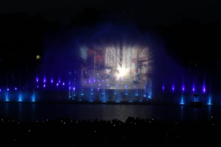 Wyjątkowy pokaz fontanny multimedialnej o powodzi tysiąclecia - Pergola przy Hali Stulecia. 23 lipca 2022 r.