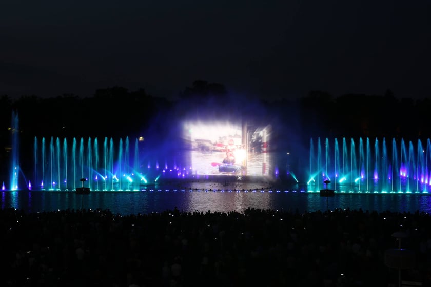 Wyjątkowy pokaz fontanny multimedialnej o powodzi tysiąclecia - Pergola przy Hali Stulecia. 23 lipca 2022 r.