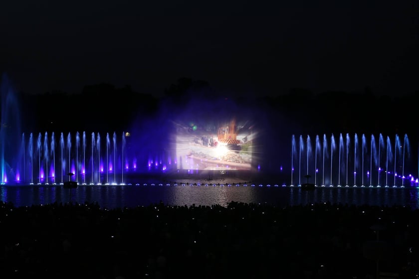 Wyjątkowy pokaz fontanny multimedialnej o powodzi tysiąclecia - Pergola przy Hali Stulecia. 23 lipca 2022 r.
