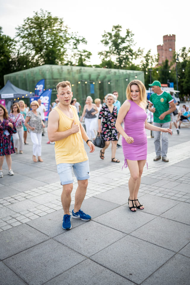 Wrocławska Potańcówka na placu Wolności cieszy się ogromna popularnością