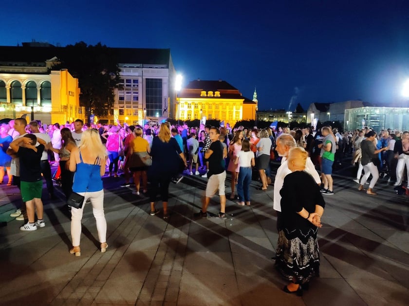 Wrocławska Potańcówka na placu Wolności 6 sierpnia