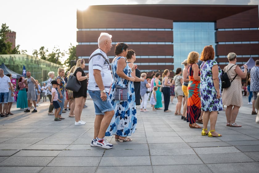 Wrocławska Potańcówka na placu Wolności cieszy się ogromna popularnością