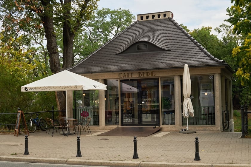 Kiosk nad fosą