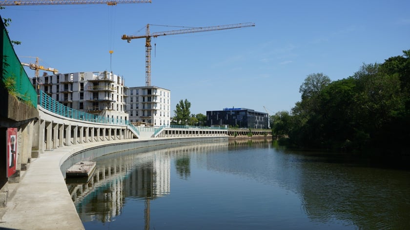 Odbudowane nabrzeże przy ulicy Michalczyka we Wrocławiu