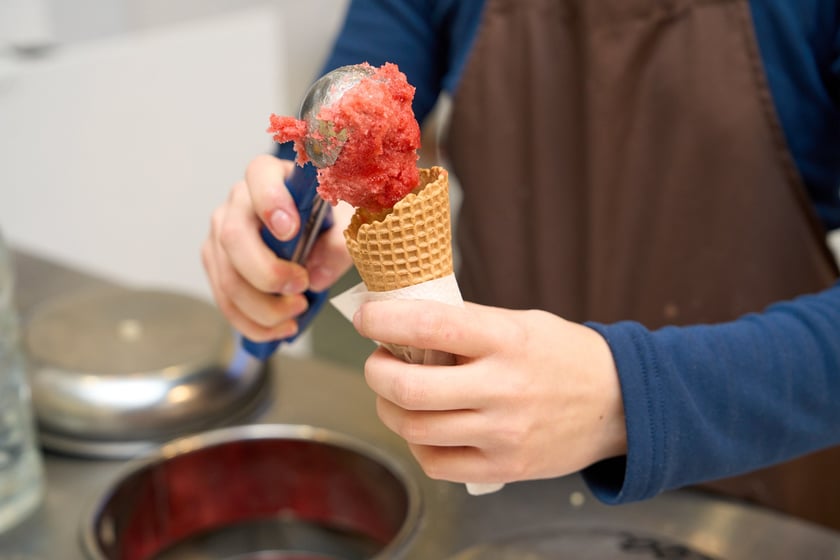 W Al Pączino zjemy świeżo nadziewane pączki i lody.