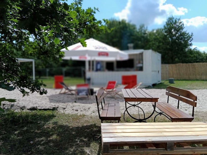 Nowy Beach Bar we Wrocławiu powstał na Maślicach. Obok są: staw, kąpielisko i miejsca do grillowania