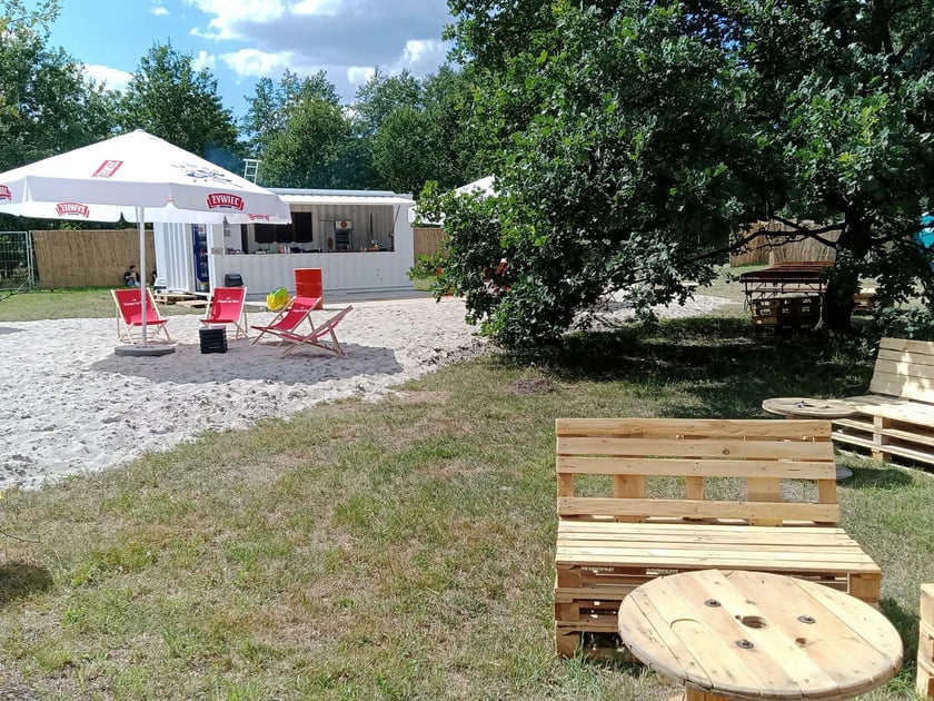 Nowy Beach Bar we Wrocławiu powstał na Maślicach. Obok są: staw, kąpielisko i miejsca do grillowania