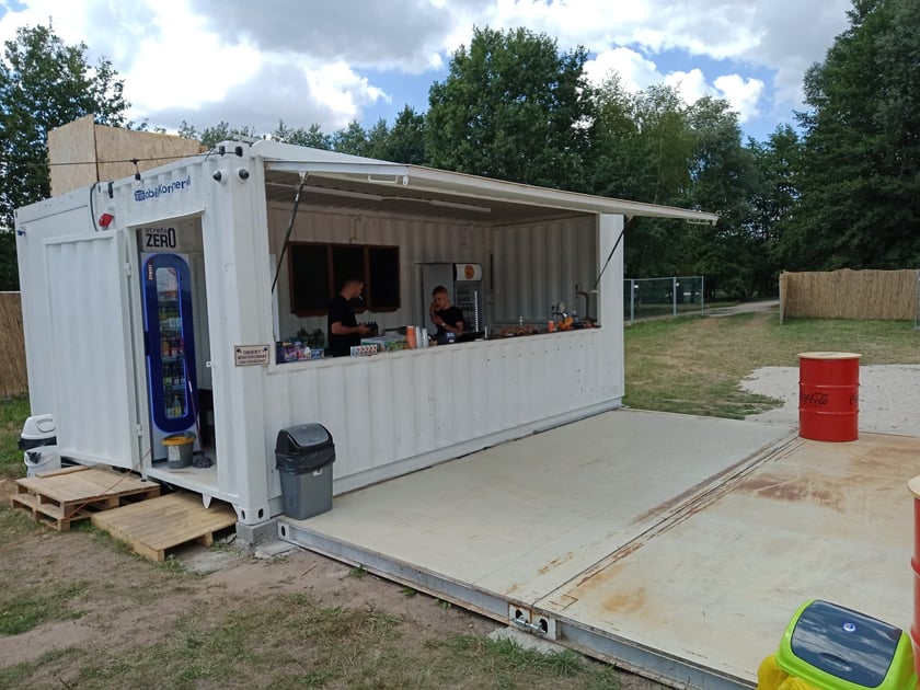 Nowy Beach Bar we Wrocławiu powstał na Maślicach. Obok są: staw, kąpielisko i miejsca do grillowania