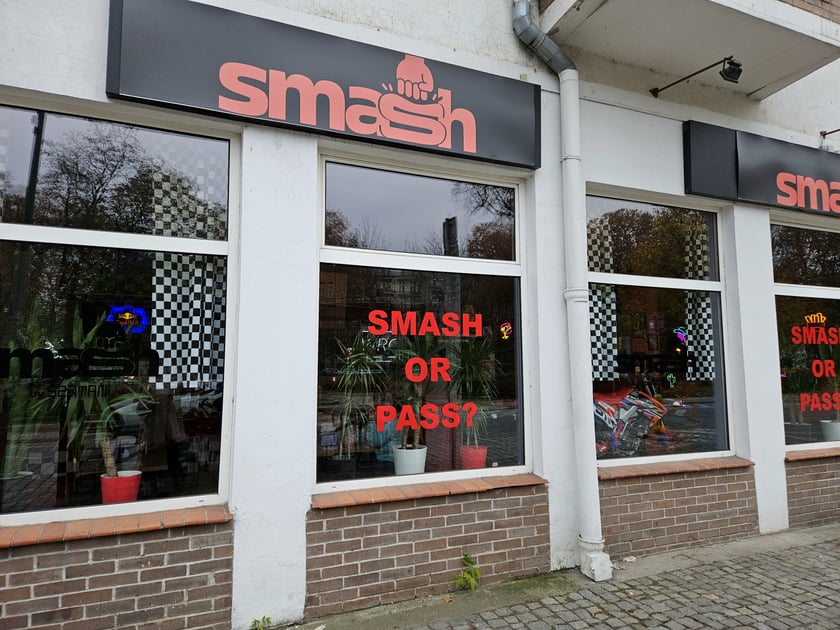 SMASH by Szamani to restauracja serwująca nietypowe burgery.