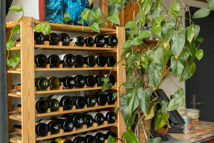 Pochlebna z św. Antoniego we Wrocławiu to idealne połączenie świeżych wypieków i wina