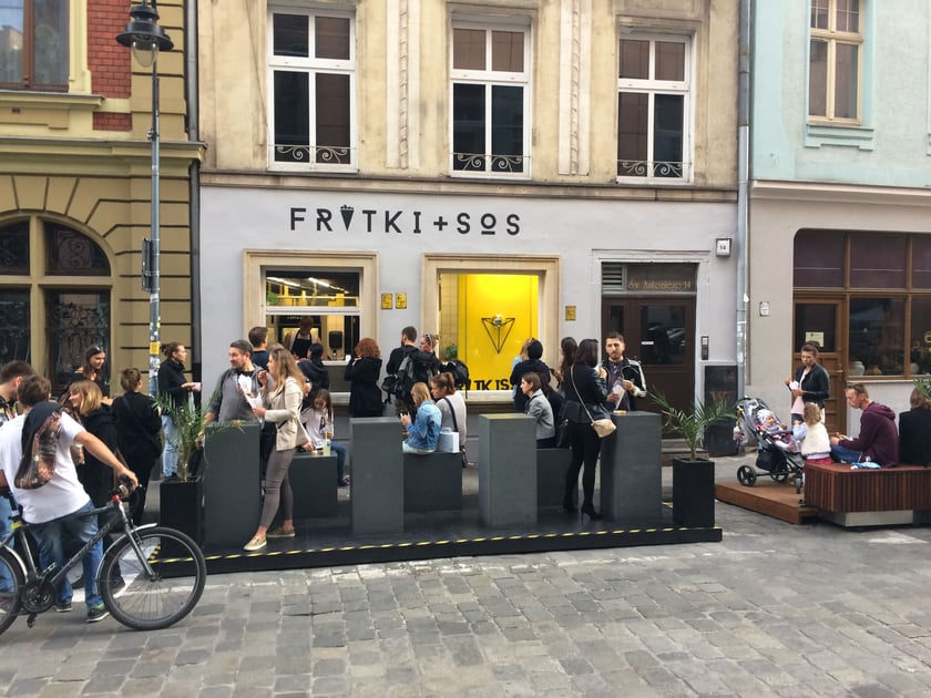 Frytki + SOS na św. Antoniego to jedna z frytkarnia w mieście.