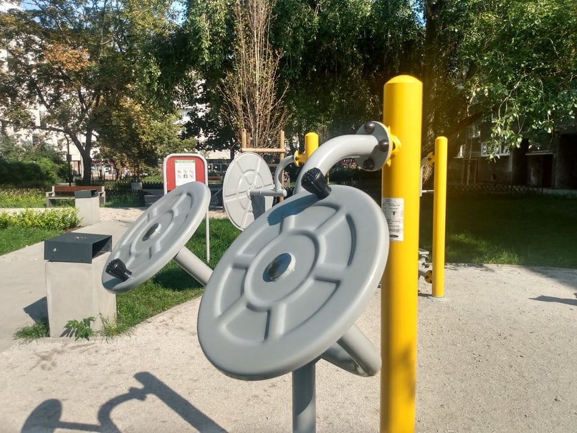 Podwórko otoczone: pl. Nowy Targ, pl. Nankiera i ul. Jodłową przeszło gruntowny remont