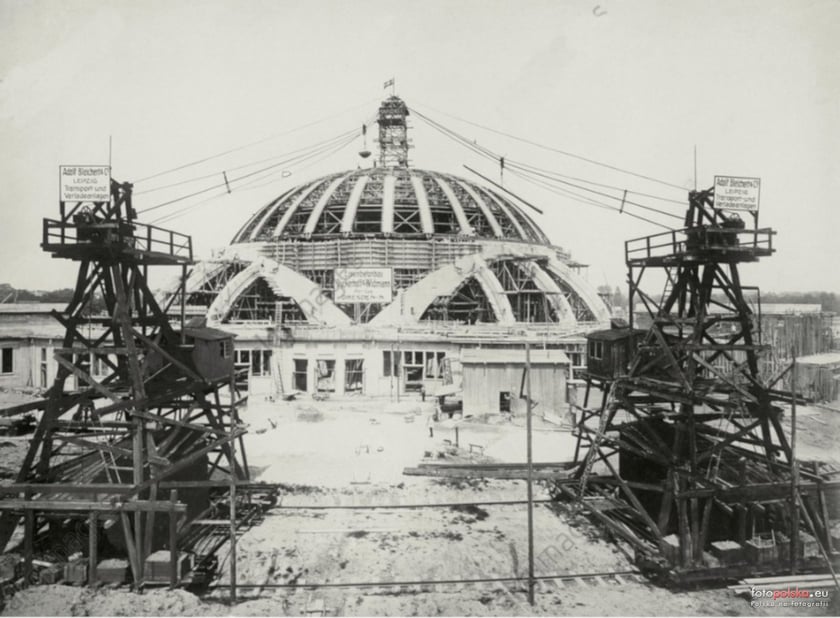 Hala Stulecia na archiwalnych zdjęciach: w czasie budowy i kilka miesięcy po jej oficjalnym otwarciu