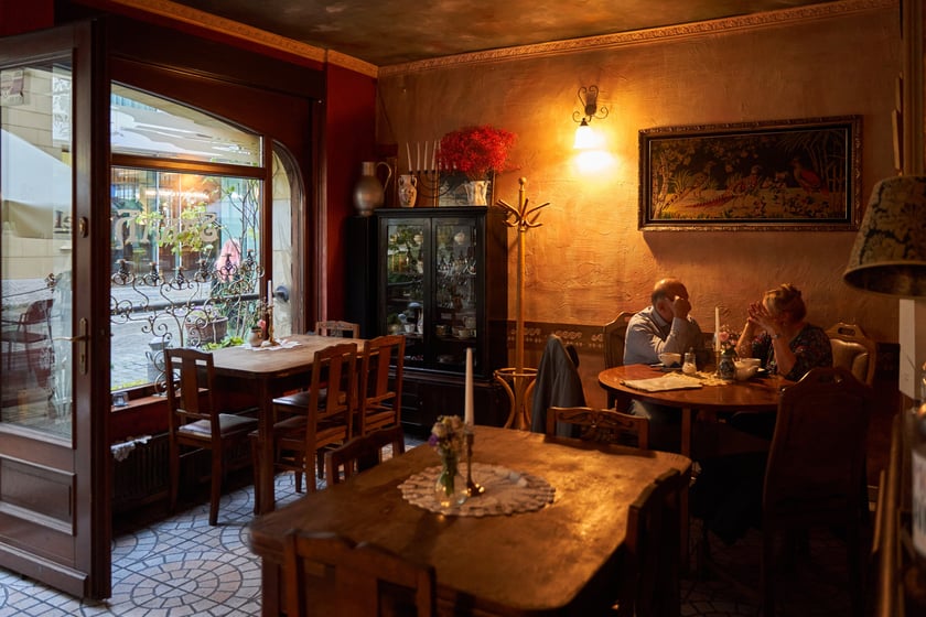 Restauracja SARAH we Wrocławiu, gdzie podaje się potrawy z kuchni żydowskiej