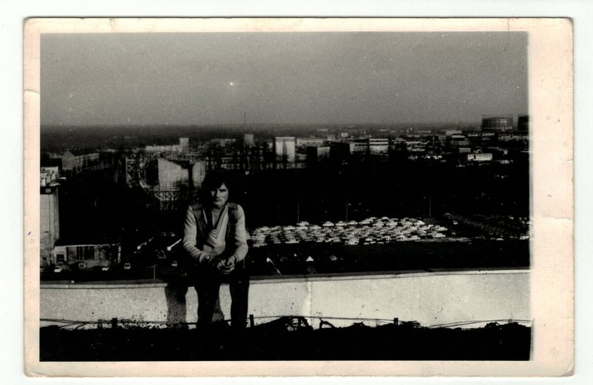 Widok na osiedle z dachu bloku przy ul. Widnej ? ok. 1974 roku