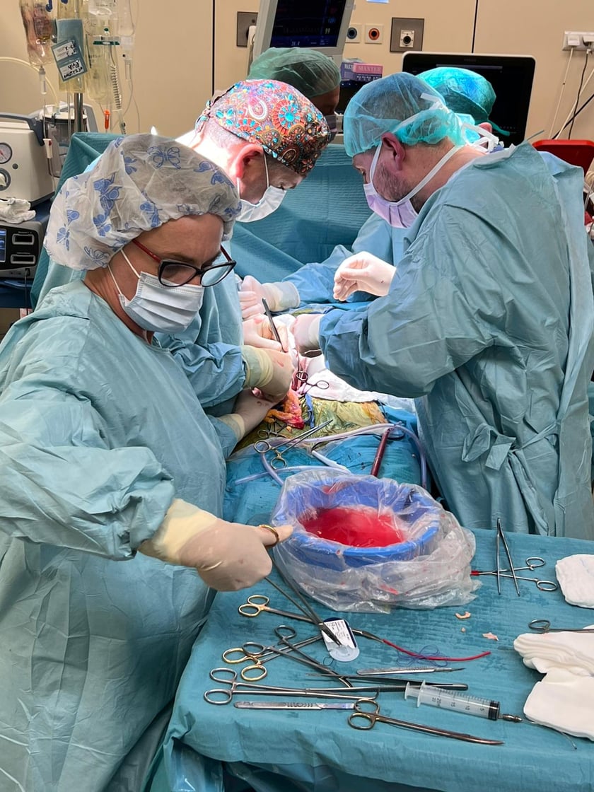 Operacja jednoczesnej retransplantacji serca i przeszczepu nerki