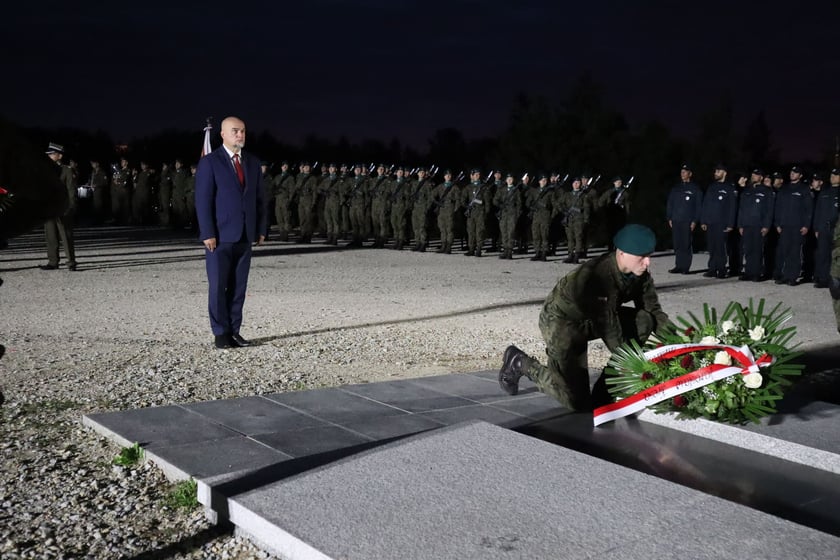 Uroczyste obchody 83. rocznicy wybuchu II wojny światowej na Cmentarzu Żołnierzy Polskich we Wrocławiu