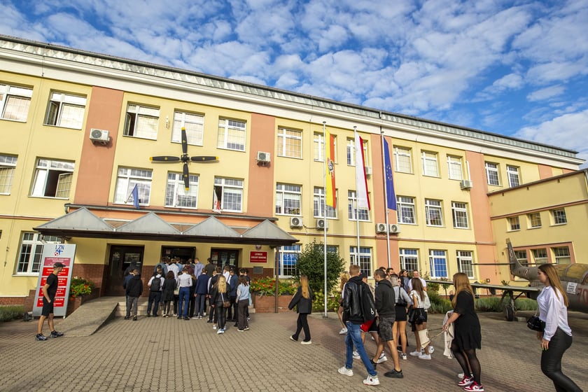 Rozpoczęcie roku szkolnego 2022/2023 w Lotniczych Zakładach Naukowych