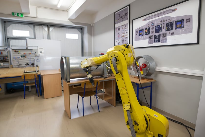 Rozpoczęcie roku szkolnego 2022/2023 w Lotniczych Zakładach Naukowych