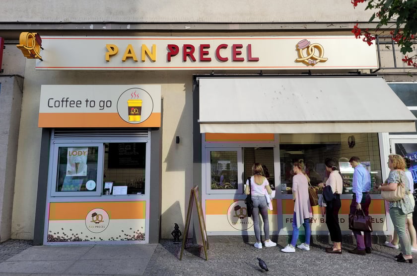 U Pana Precla na Świdnickiej zjesz precle nadziewane na słono lub słodko.