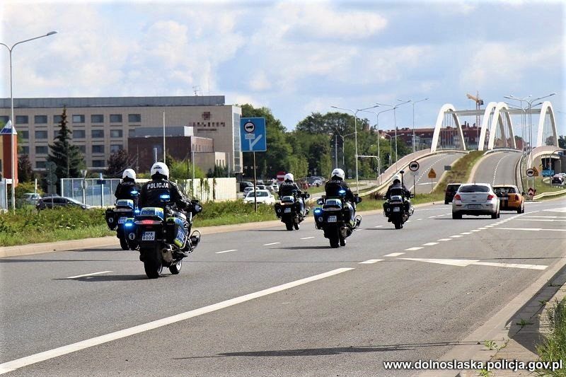Dolnośląscy policjanci drogówki otrzymali motocykle BMW R1250 RT