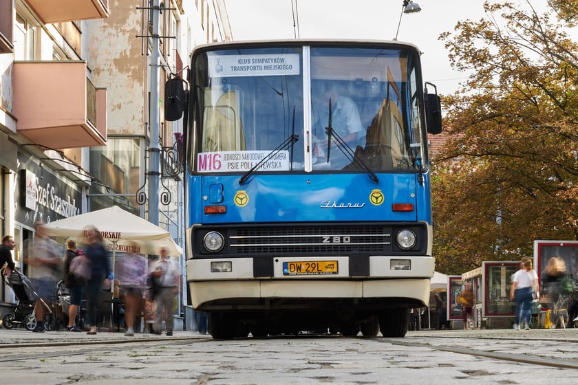 parada autobusów Wrocław 10 wrzenia 2022 na zakończeniem Dnia Otwartego Zajezdni Popowice