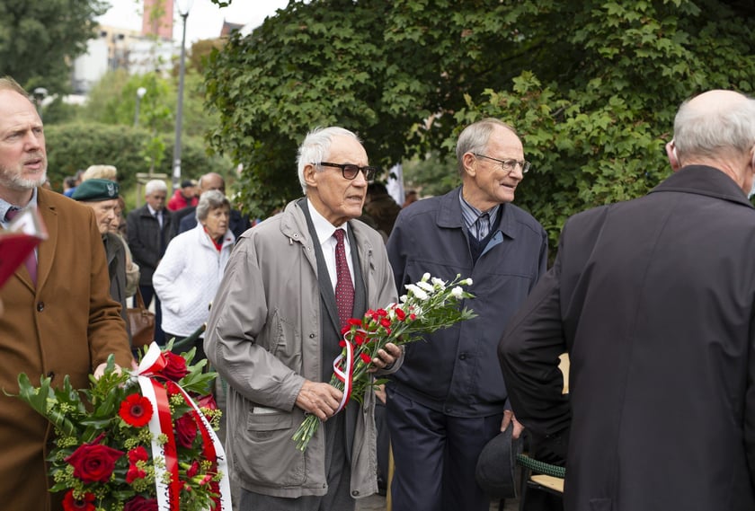 17 września 2022 ? Światowy Dzień Sybiraka i 83. rocznica sowieckiej agresji na Polskę - wrocławskie uroczystości pod Pomnikiem Zesłańcom Sybiru