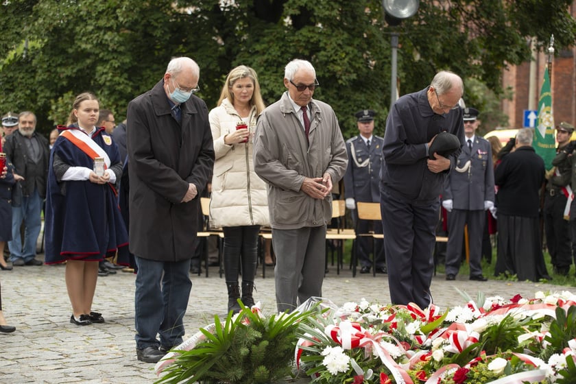 17 września 2022 ? Światowy Dzień Sybiraka i 83. rocznica sowieckiej agresji na Polskę - wrocławskie uroczystości pod Pomnikiem Zesłańcom Sybiru