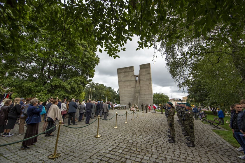 17 września 2022 ? Światowy Dzień Sybiraka i 83. rocznica sowieckiej agresji na Polskę - wrocławskie uroczystości pod Pomnikiem Zesłańcom Sybiru