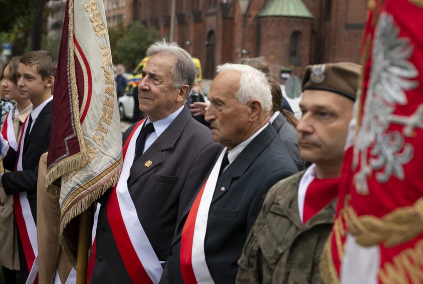 17 września 2022 ? Światowy Dzień Sybiraka i 83. rocznica sowieckiej agresji na Polskę - wrocławskie uroczystości pod Pomnikiem Zesłańcom Sybiru