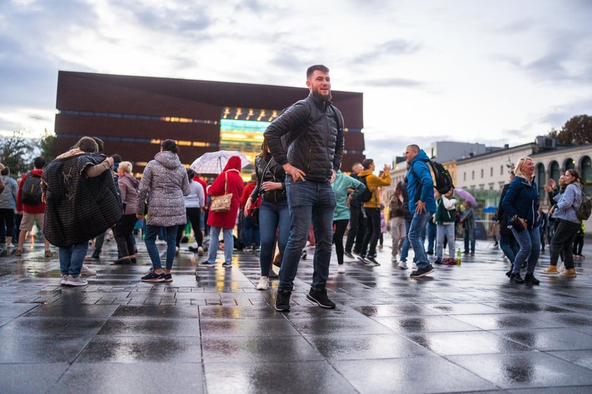 Wrocławska Potańcówka na pl. Wolności 17 września 2022 r. - na zdjęciach uczestnicy