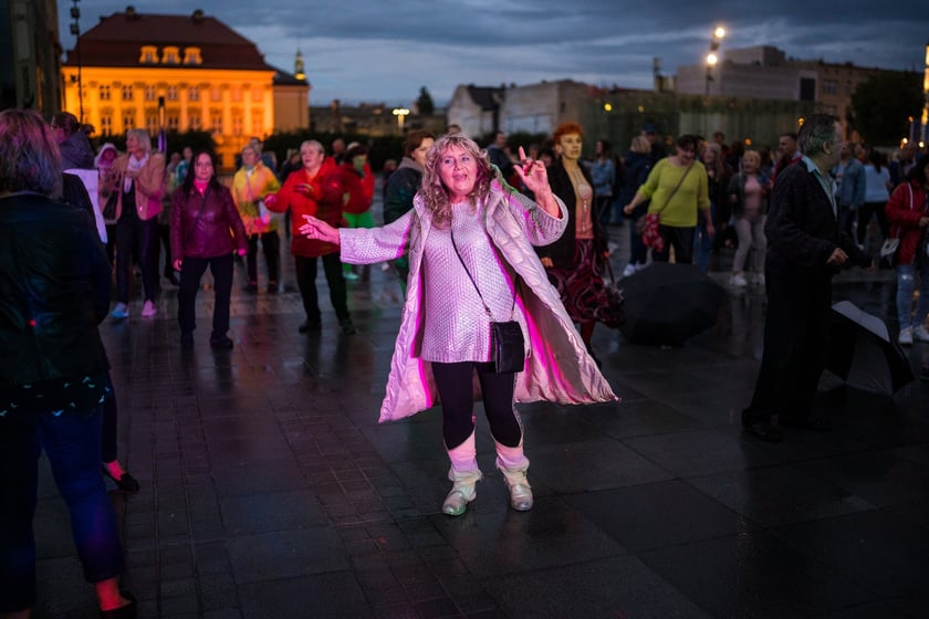Wrocławska Potańcówka na pl. Wolności 17 września 2022 r. - na zdjęciach uczestnicy