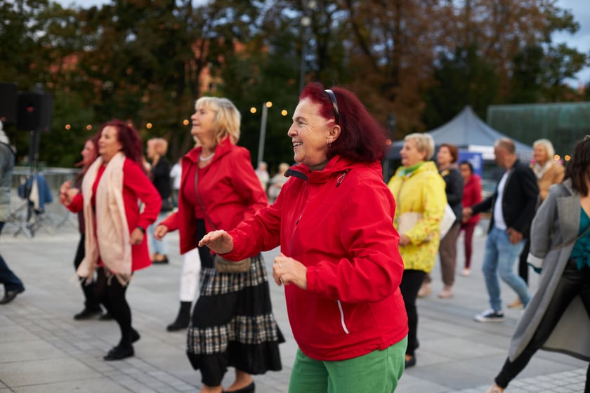 Wrocławska Potańcówka na pl. Wolności 17 września 2022 r. - na zdjęciach uczestnicy