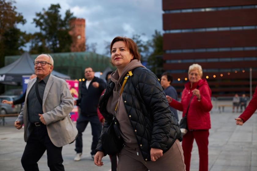 Wrocławska Potańcówka na pl. Wolności 17 września 2022 r. - na zdjęciach uczestnicy