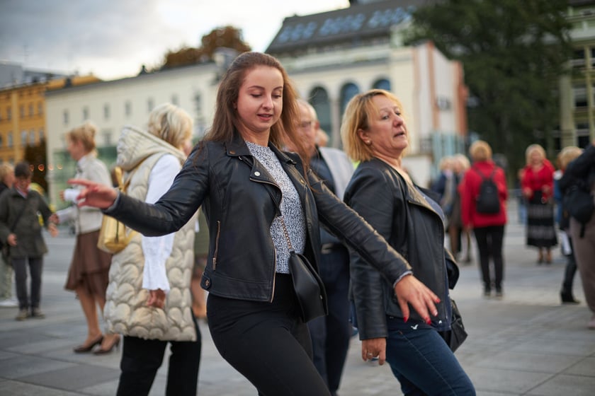 Wrocławska Potańcówka na pl. Wolności 17 września 2022 r. - na zdjęciach uczestnicy