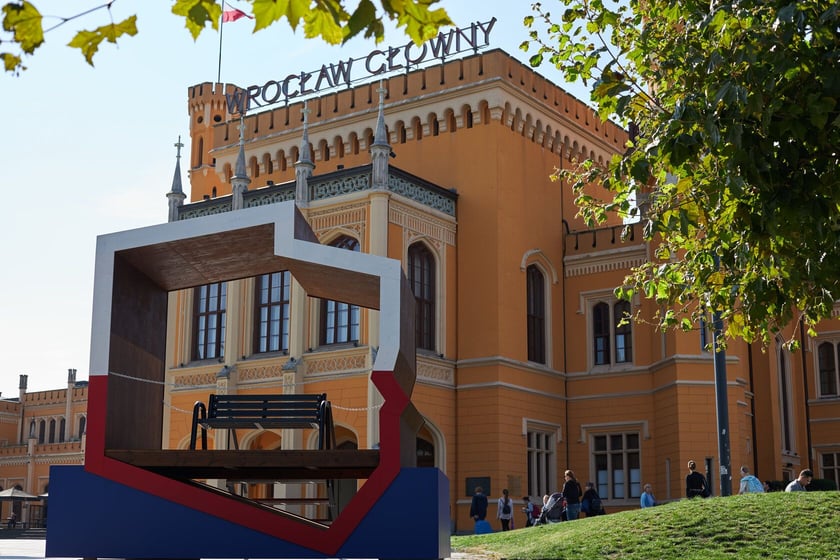 Berza. To we wrocławskim slangu określenie...  hali głównej na Dworcu Głównym PKP.