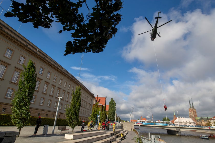 Ćwiczenia straży pożarnej we Wrocławiu ODRA 2022