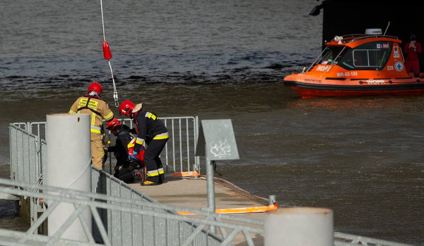 Ćwiczenia straży pożarnej we Wrocławiu ODRA 2022