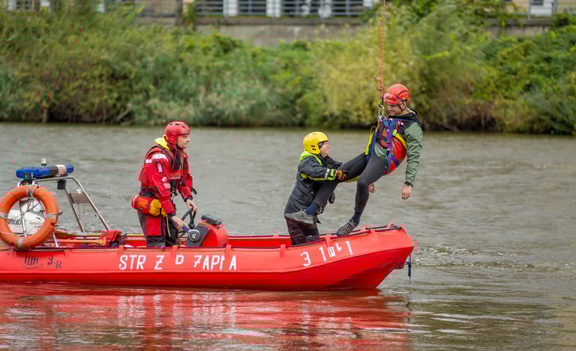 Ćwiczenia straży pożarnej we Wrocławiu ODRA 2022