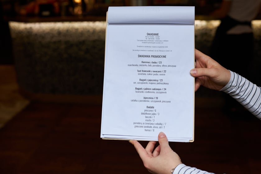 Na zdjęciu menu restauracji Bułka z masłem - plac Solny 14