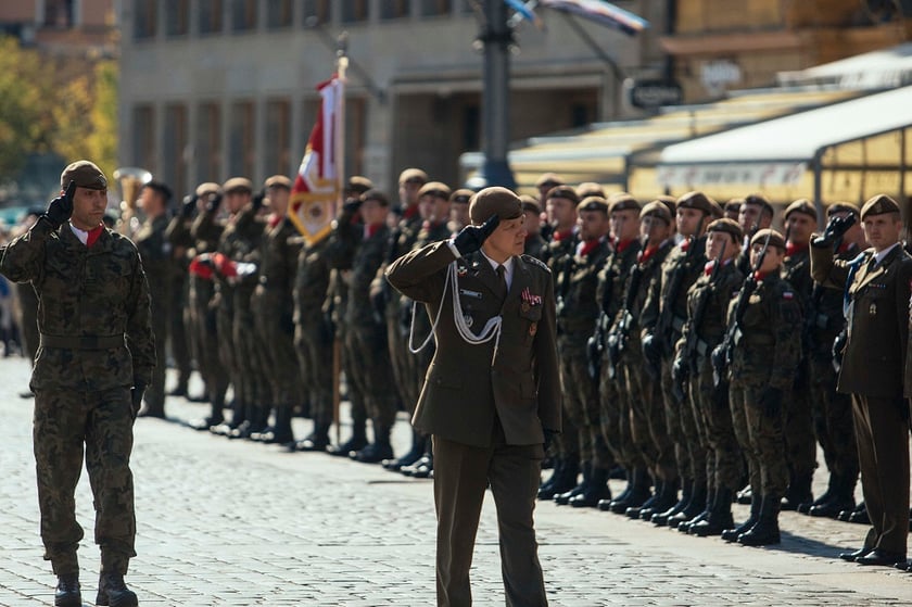 Na zdjęciu żołnierki i żołnierze Wojsk Obrony Terytorialnej we Wrocławiu