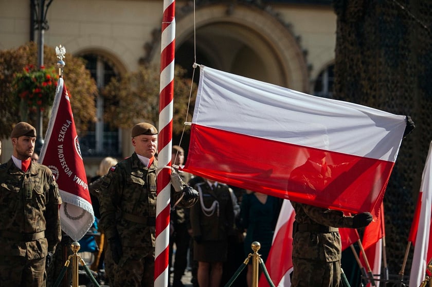 Na zdjęciu żołnierki i żołnierze Wojsk Obrony Terytorialnej we Wrocławiu