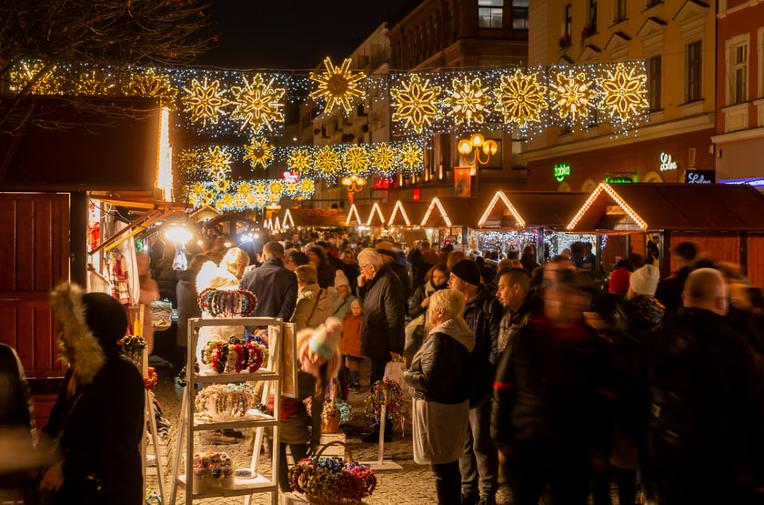 Jarmark Bożonarodzeniowy we Wrocławiu przyciąga tysiące gości