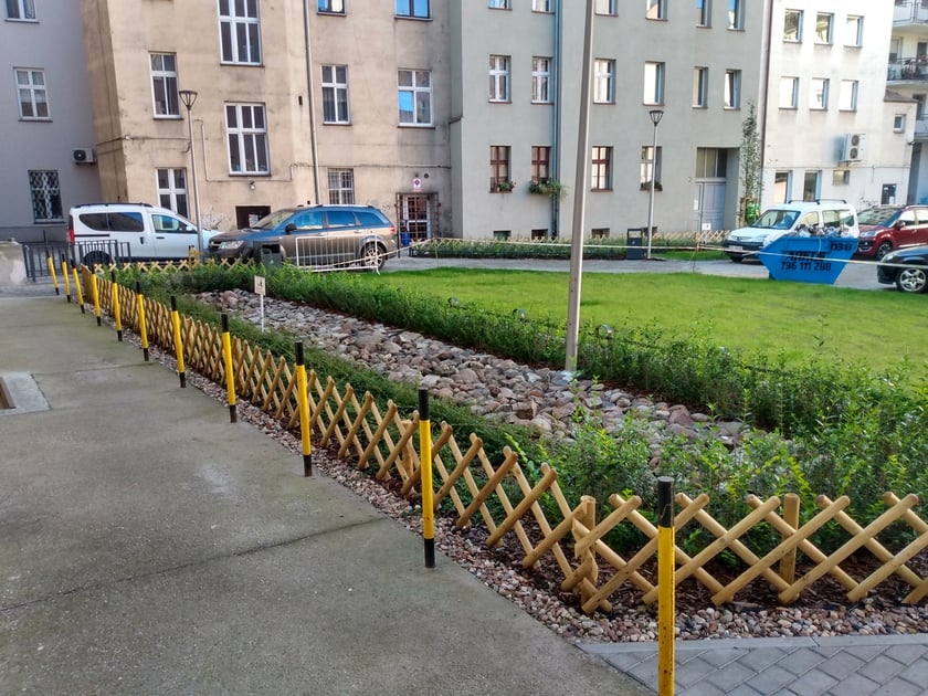 Podwórko w kwartale ulic - Cybulskiego, Pomorska, Drobnera, Dubois świetnie wygląda po remoncie