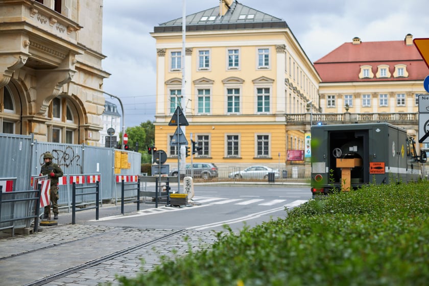 akcja saperów przy ul. Gepperta we Wrocławiu