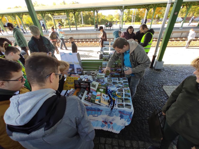 wystawa taboru kolejowego na dworcu Wrocław-Leśnica