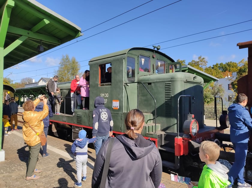 wystawa taboru kolejowego na dworcu Wrocław-Leśnica